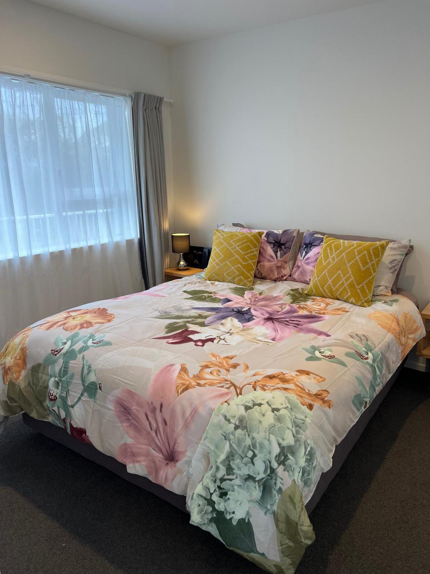 Russell Apartment - Unit 1 Екстериор снимка